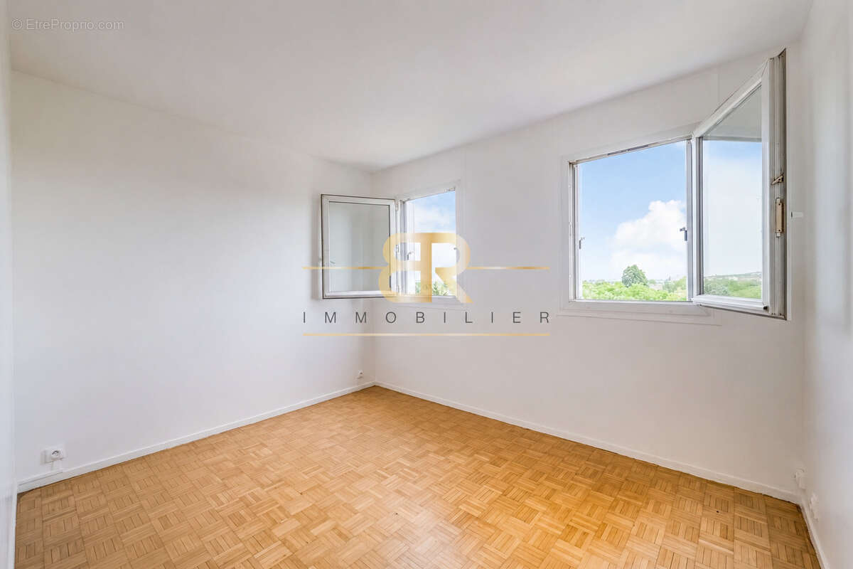Balcon / lumineux / vue dégagée / parking - photo 11