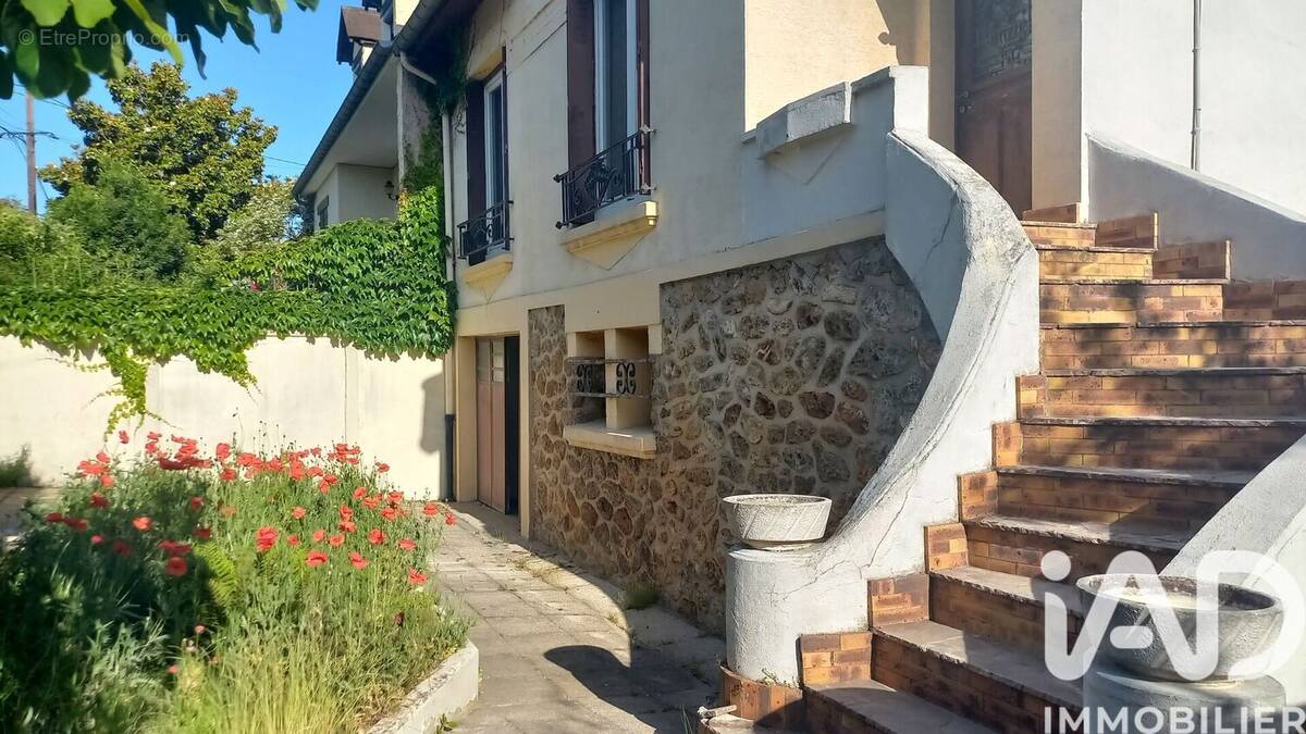 Photo 1 - Maison à GAGNY
