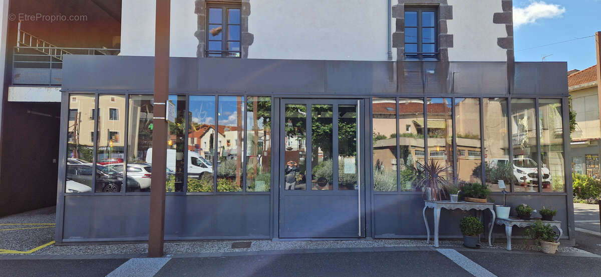 Commerce à COURNON-D&#039;AUVERGNE