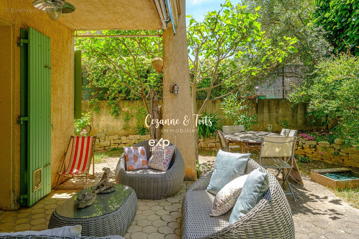 Appartement à VENELLES