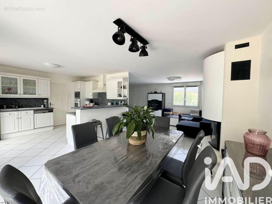 Photo 4 - Maison à LINAS