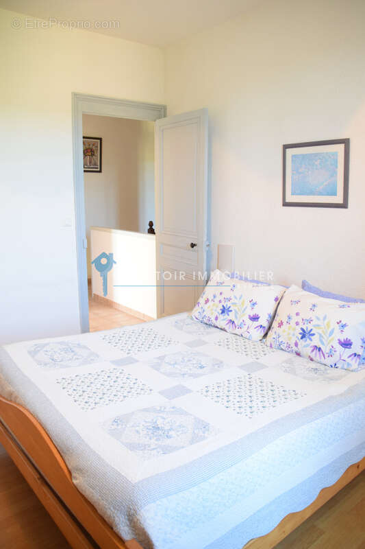 Dépt. 07 -  A VENDRE Secteur COUCOURON - Maison de maître de 160 m2 - Parcelles de 1.330 m2 - photo 4