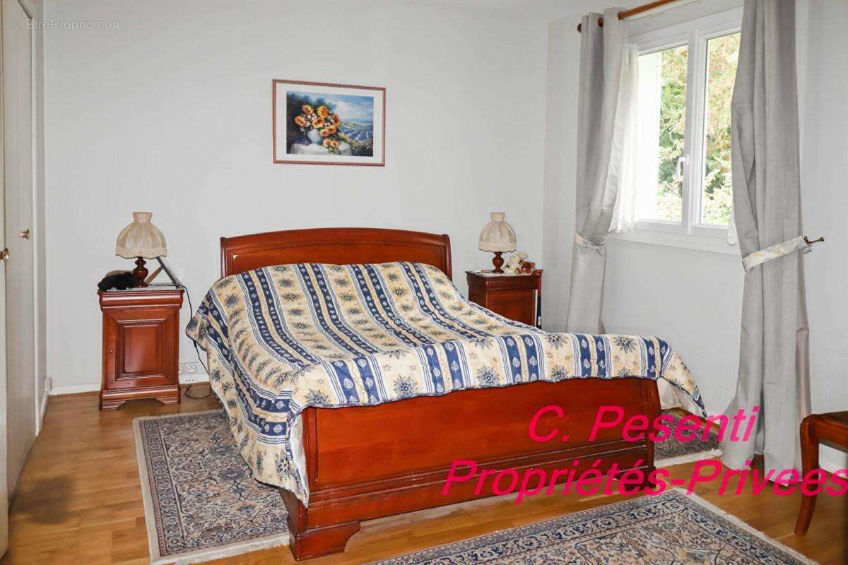 Maison à CONCHES-SUR-GONDOIRE