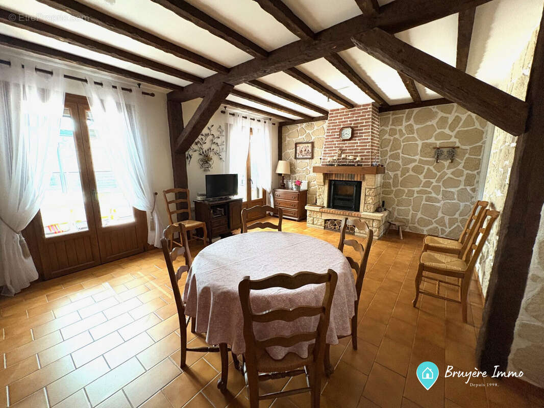 Maison à AULNOYE-AYMERIES