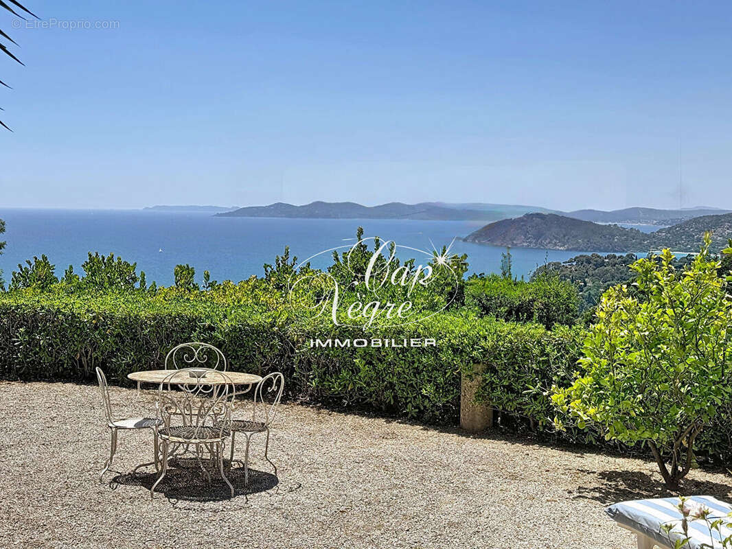 Villa provençale disposant d'une magnifique vue sur la mer - photo 5