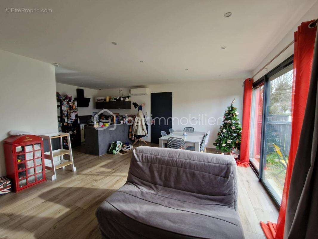 Maison à LA TOUR-DU-PIN