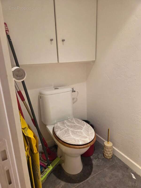 Commerce à SAINT-LAURENT-DU-VAR