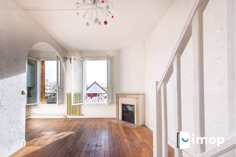 Appartement à SARTROUVILLE