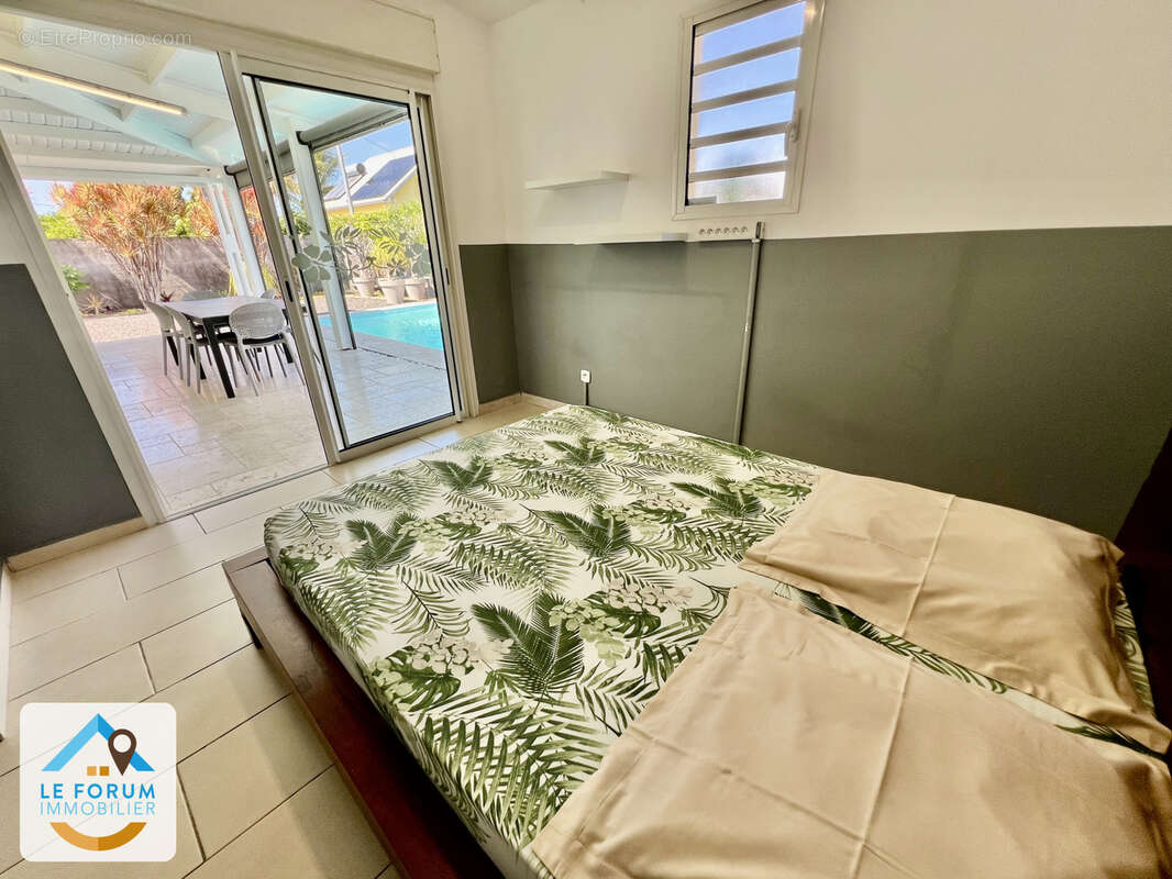 Saint joseph 97480 - villa f4 + mezzanine - beaux volumes - piscine - proche centre - photo 7
