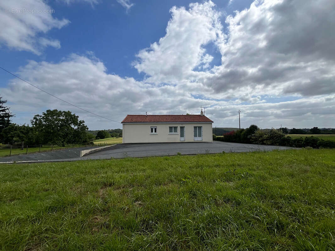 Maison à SAINT-CRESPIN-SUR-MOINE