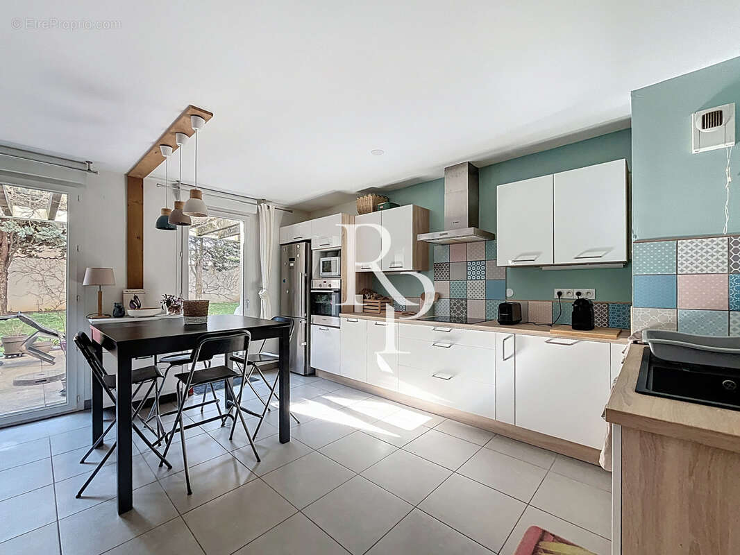 Appartement à CRAPONNE
