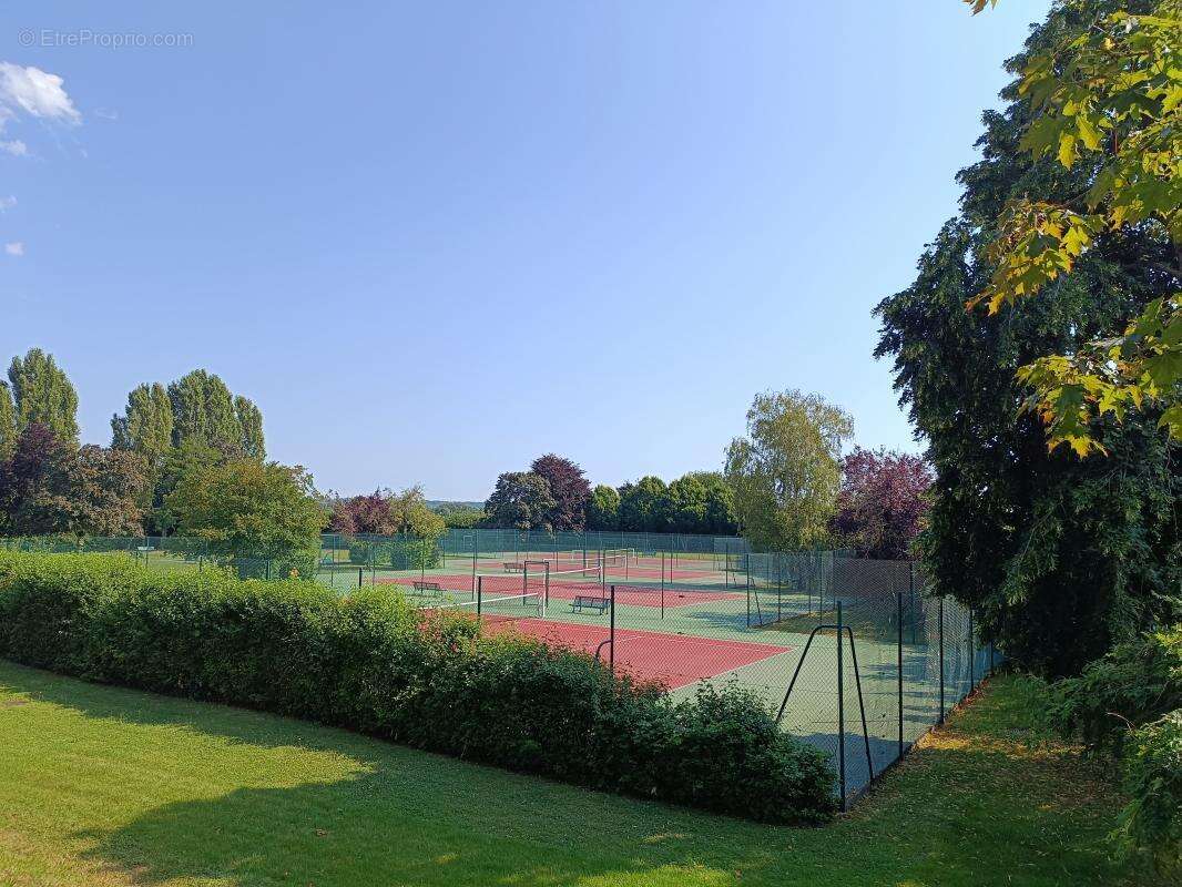 Appartement à FONTENAY-LE-FLEURY
