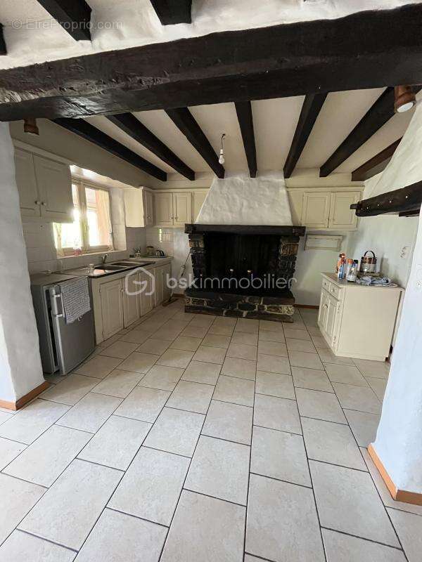 Maison, 5 chambres et beau jardin - photo 3