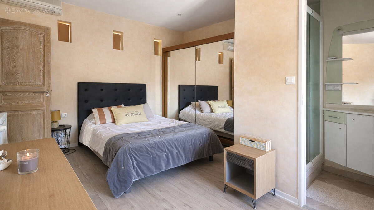 Maison à SIX-FOURS-LES-PLAGES