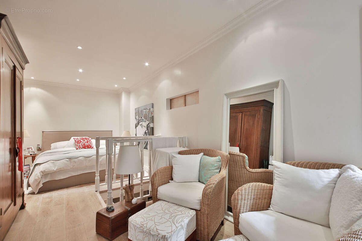 Appartement à SURESNES