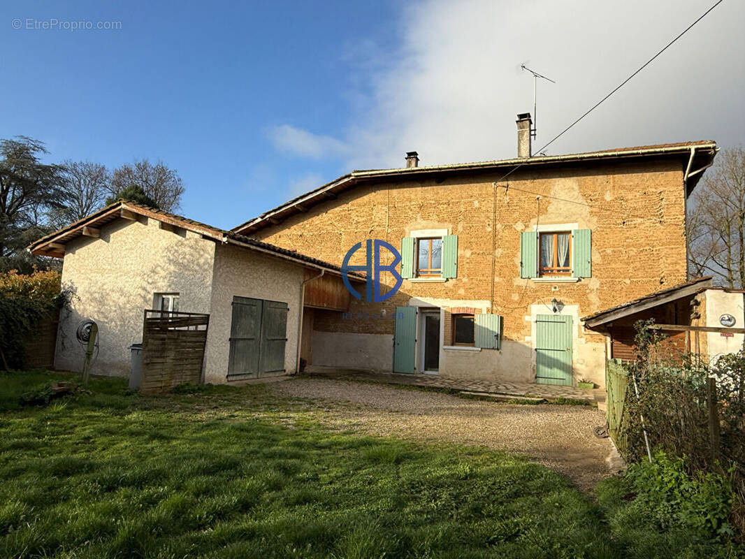 Maison à SAINT-SIMEON-DE-BRESSIEUX
