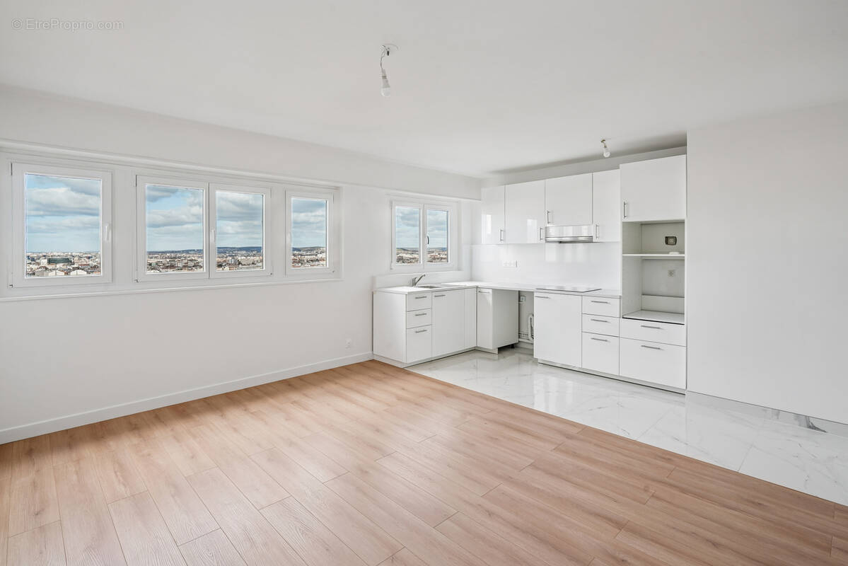 Appartement à COURBEVOIE