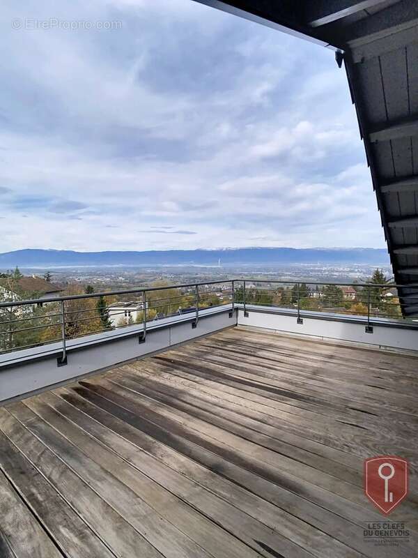 Maison à COLLONGES-SOUS-SALEVE