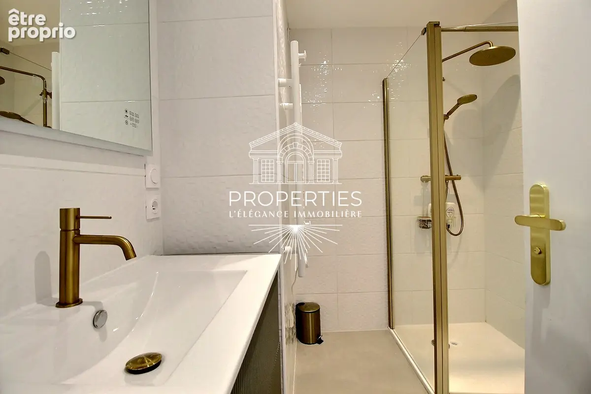 Le lavandou - hyper centre - t4 renove - 87m² - ascenseur - expo sud - photo 9