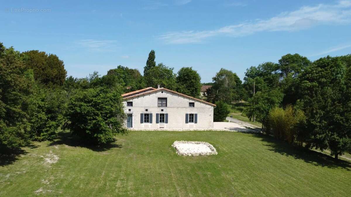 Maison à JUIGNAC