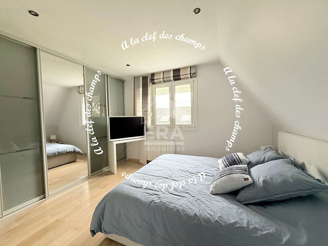 Maison à GIF-SUR-YVETTE