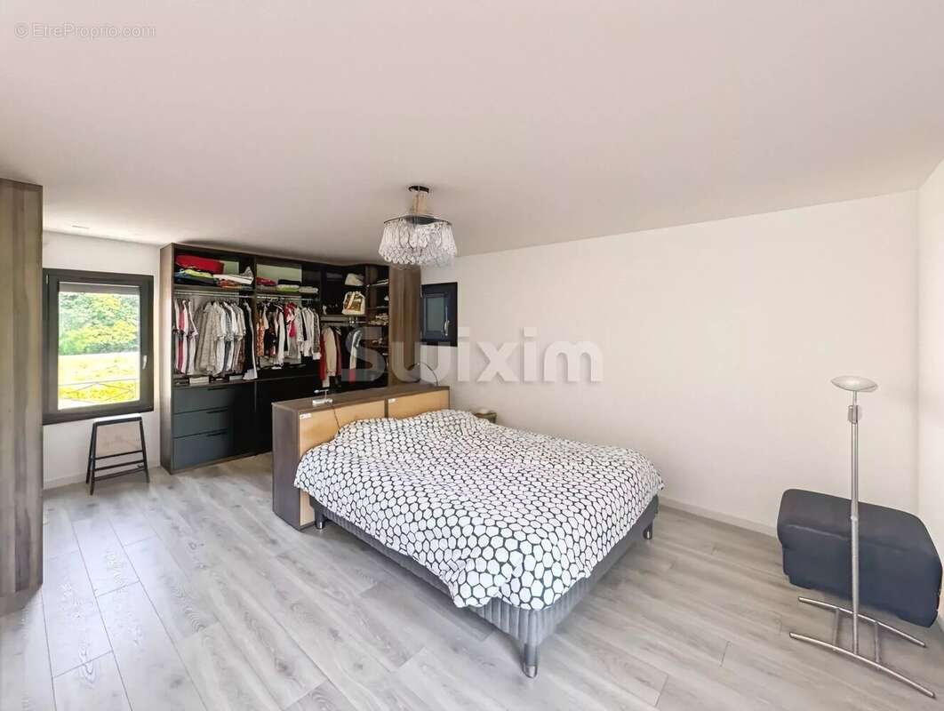 Maison à MONTBOUCHER-SUR-JABRON