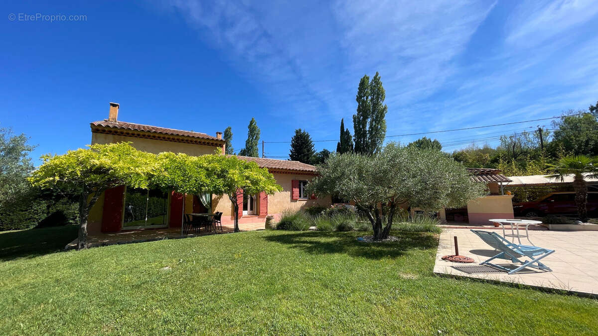 Maison à LA TOUR-D'AIGUES