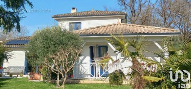 Photo 1 - Maison à LA ROCHE-CHALAIS