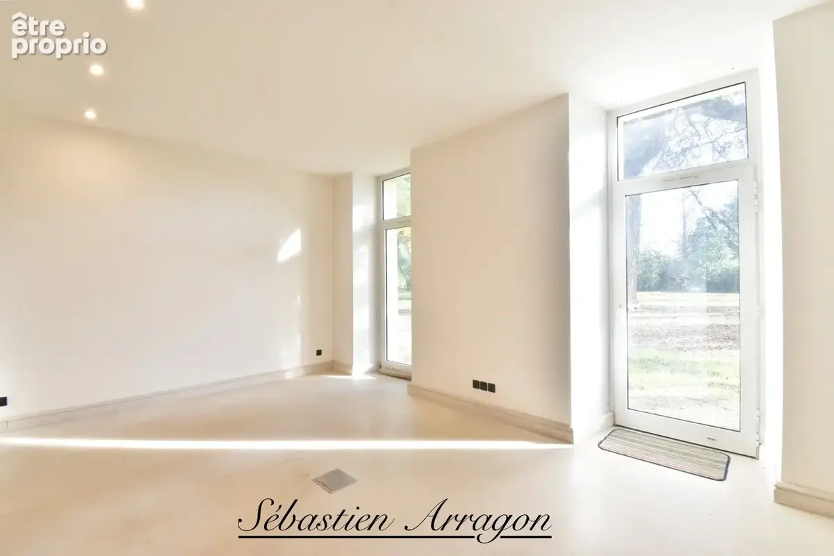 Maison de maître du XIXᵉ siècle à Villeneuve-sur-Lot – 460 m² – Parc de 8 300 m² – Piscine – Centre-ville à pied - photo 12
