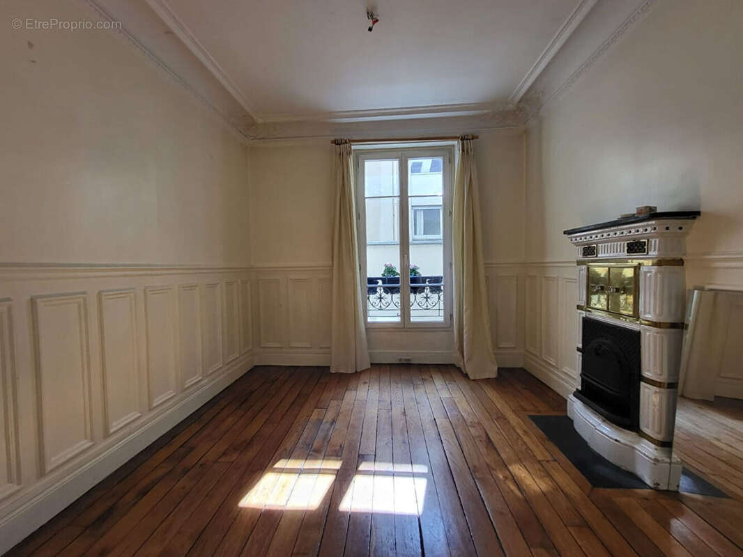 Appartement à PARIS-10E