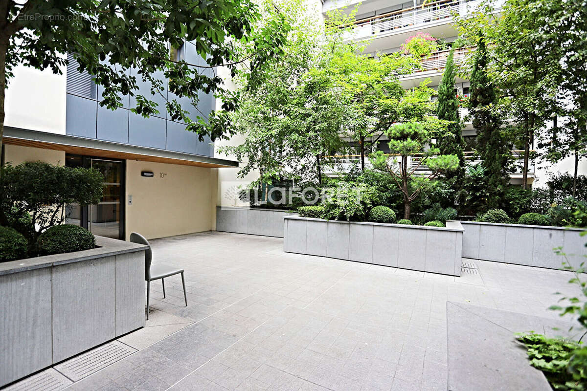 Appartement à PARIS-14E