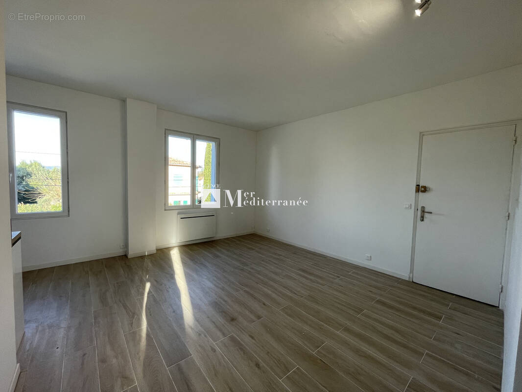 Appartement à COGOLIN