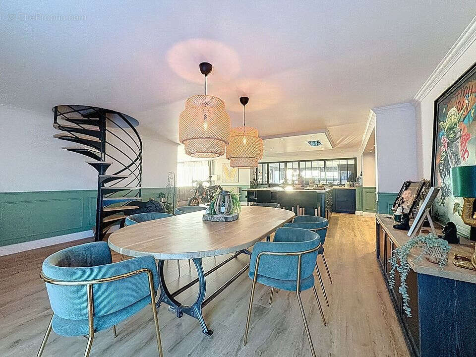 Maison familiale d’exception avec piscine intérieure   315 m2   nvironnement calme à 10 km de Troyes - photo 5