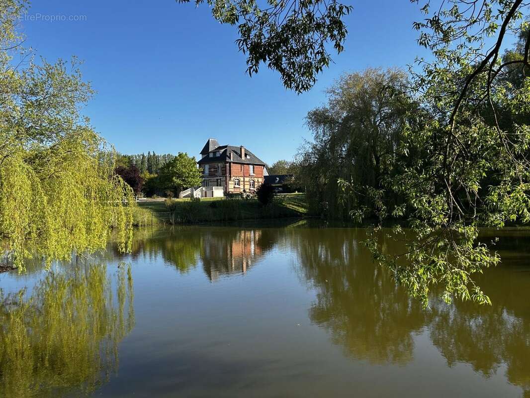 Maison à BONNEVILLE-SUR-TOUQUES
