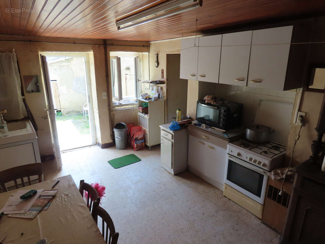 Maison 66 m² à Gannat  - photo 3