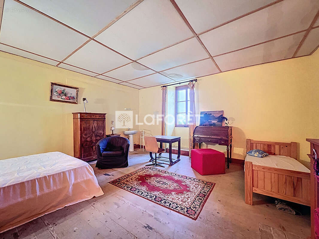 Maison à NANC-LES-SAINT-AMOUR