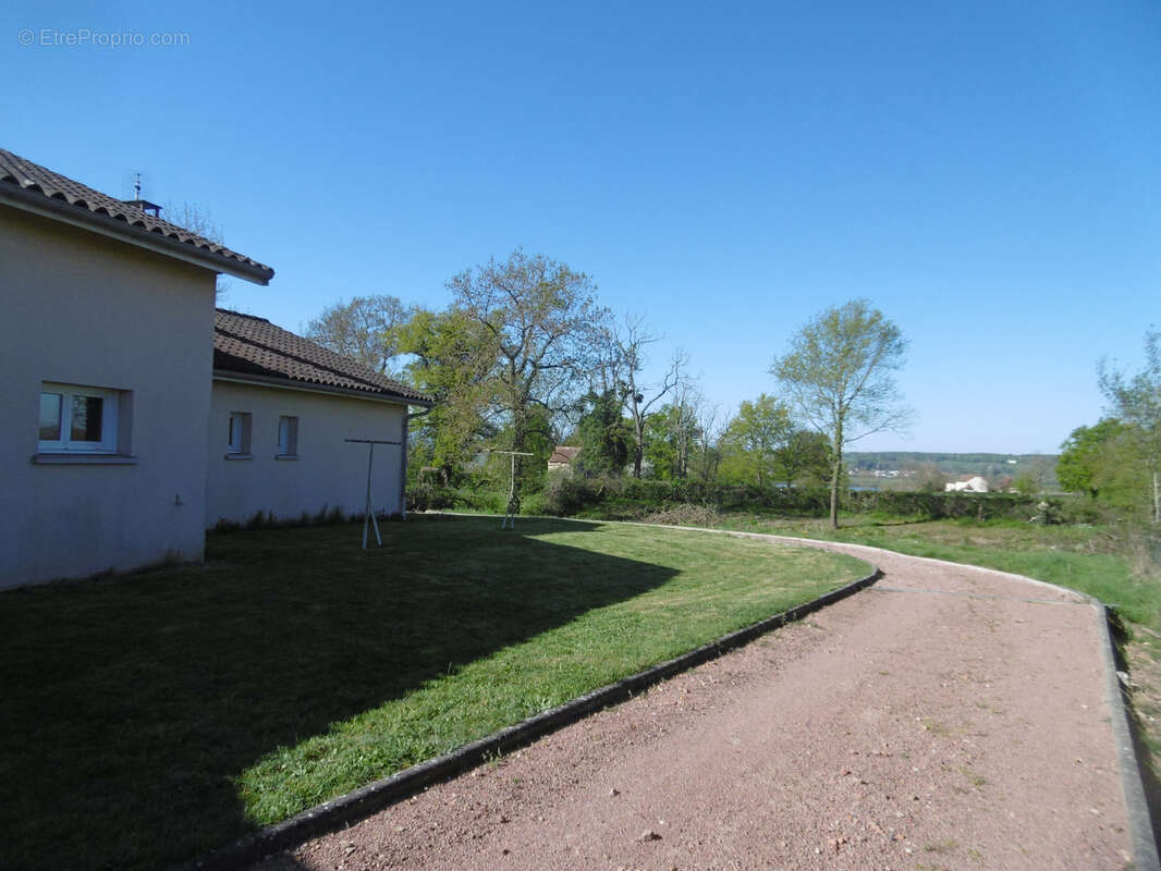 Maison à BAUGY