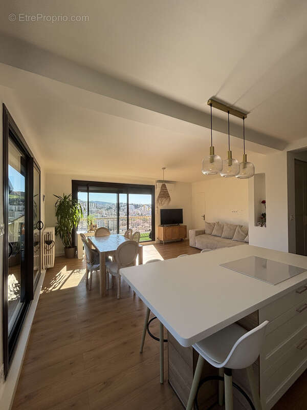Appartement à SAINT-ETIENNE