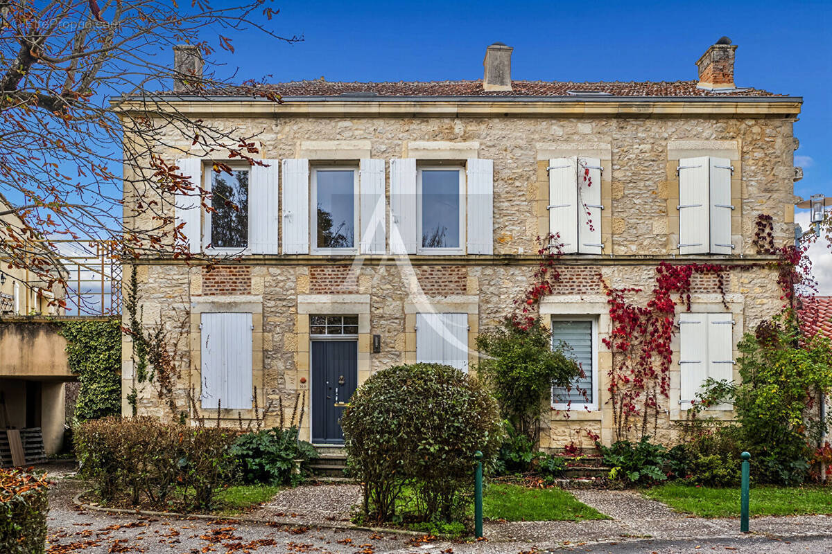 Maison à MAUROUX