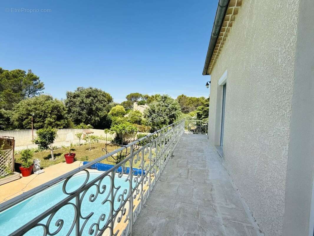 Maison à L'ISLE-SUR-LA-SORGUE