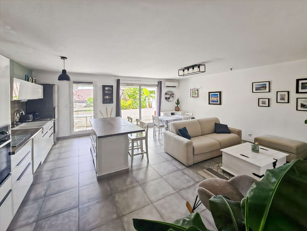 EXCLUSIVITÉ ! T3 avec terrasse, 2 parking et aucun travaux à prévoir 13013 Marseille Secteur Château-Gombert - photo 2