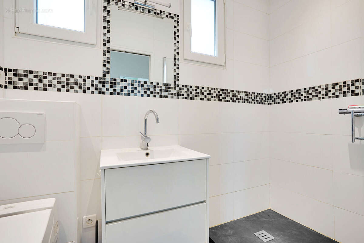 Appartement à PARIS-1E