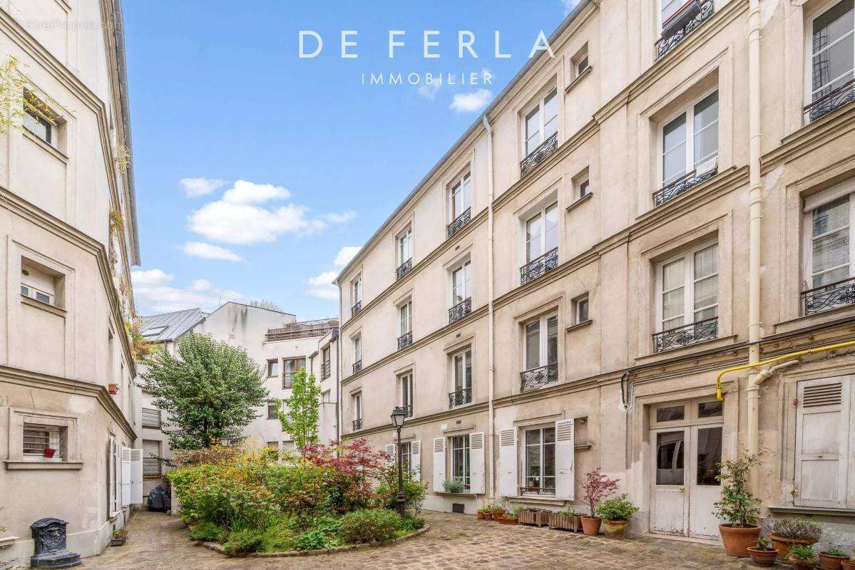 Appartement à PARIS-14E