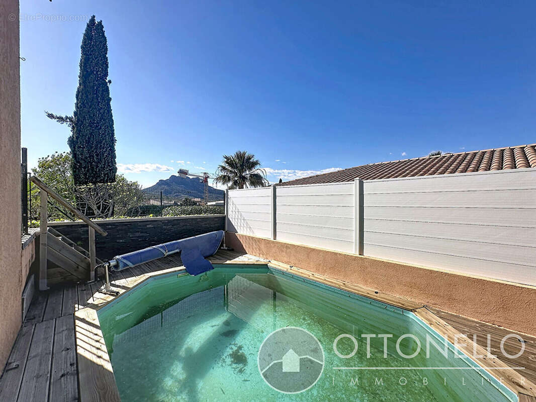 Maison à ROQUEBRUNE-SUR-ARGENS