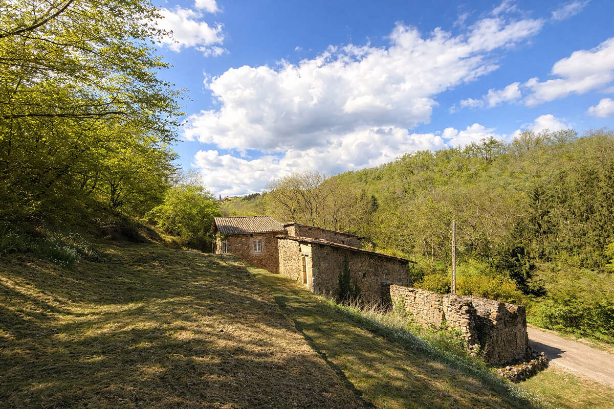Maison à MACLAS