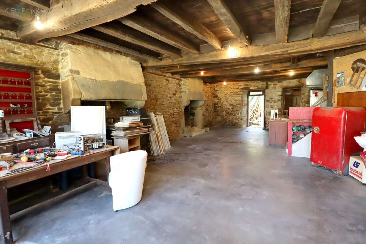 Maison de caractère dans le centre de CARHAIX - photo 8