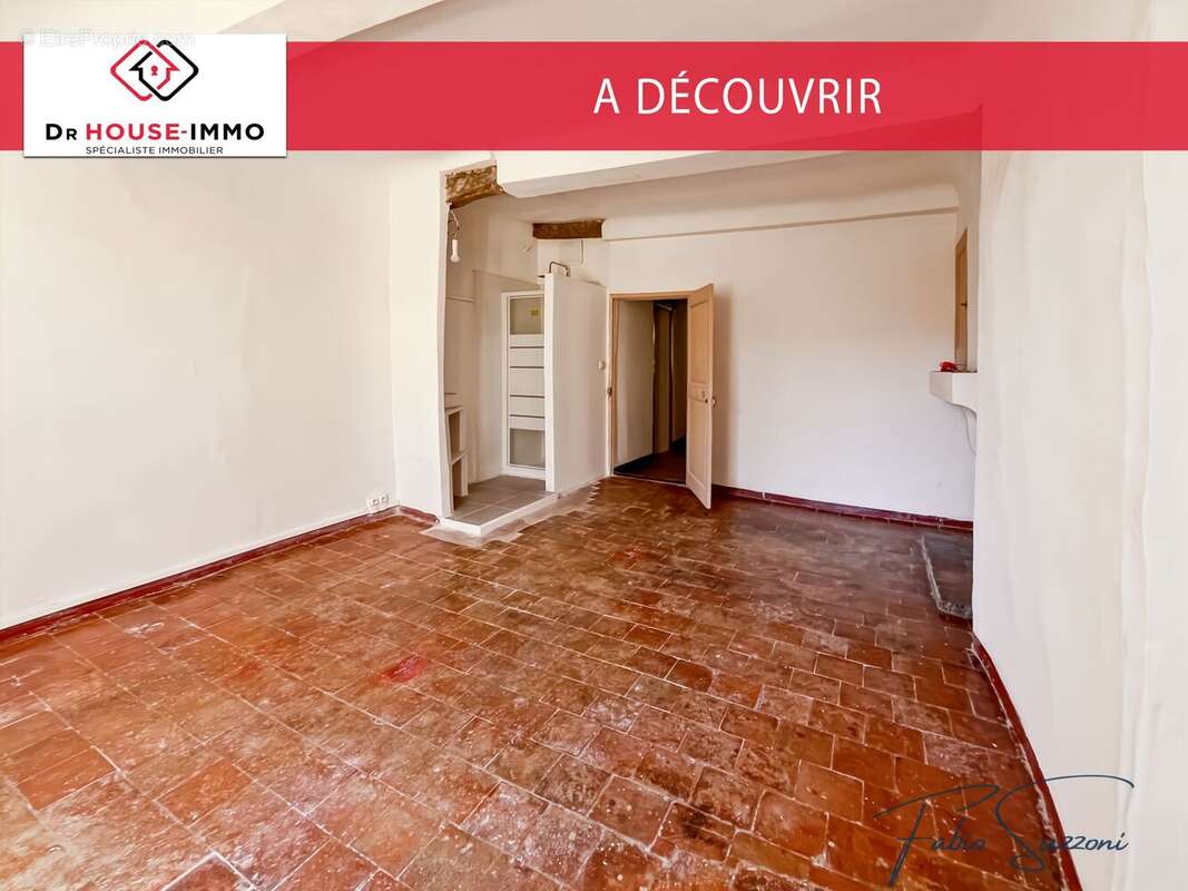 Appartement à COTIGNAC
