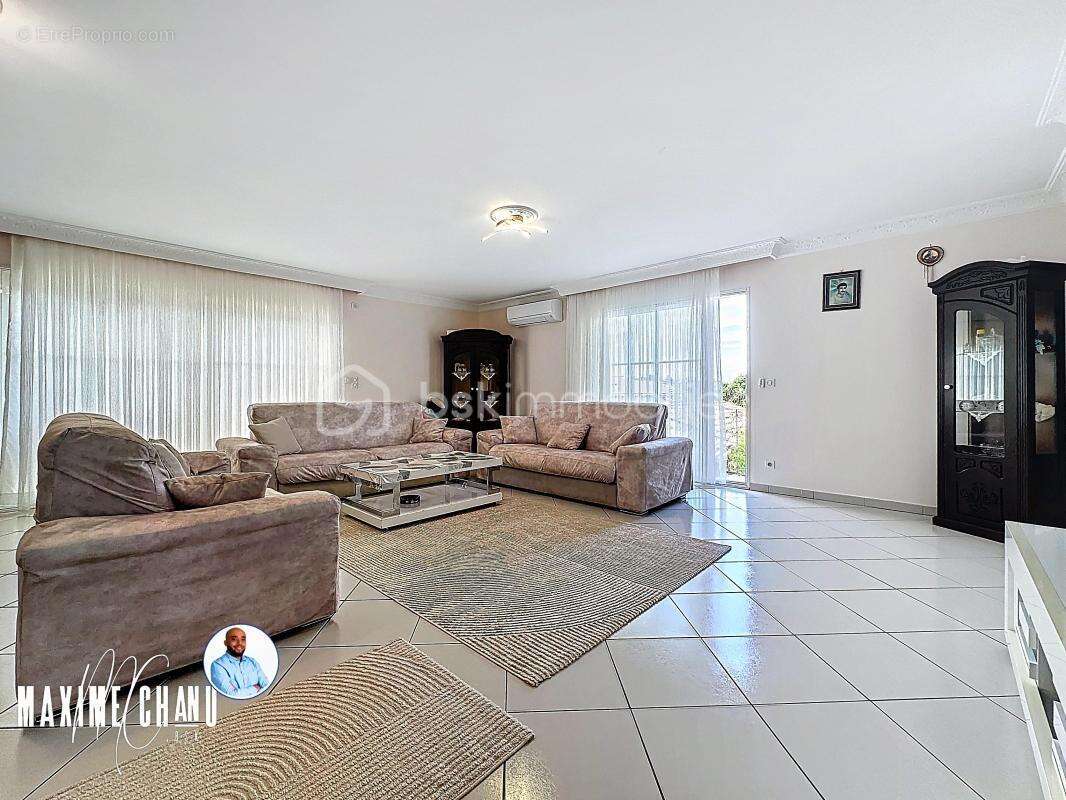 À Vendre : Belle Maison de 155 m² à Gignac, au Calme et Proche du Centre - photo 4