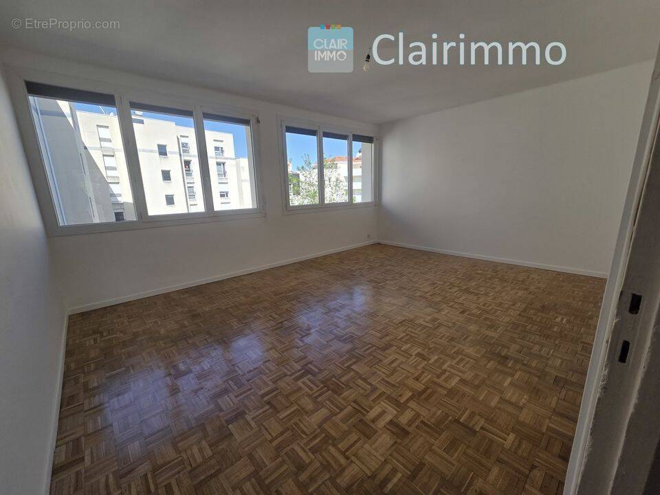 Appartement à ROGNAC