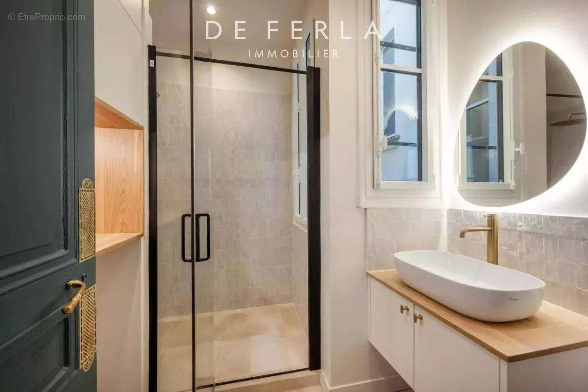 Appartement à PARIS-7E